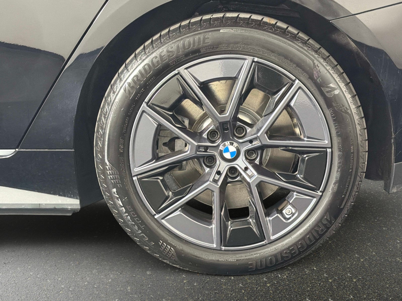 Used 2025 BMW i4 eDrive40 RWD image 14