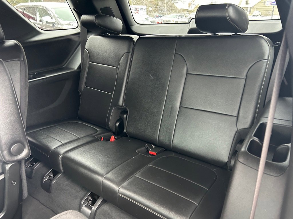 Used 2023 Chevrolet Traverse LT image 30