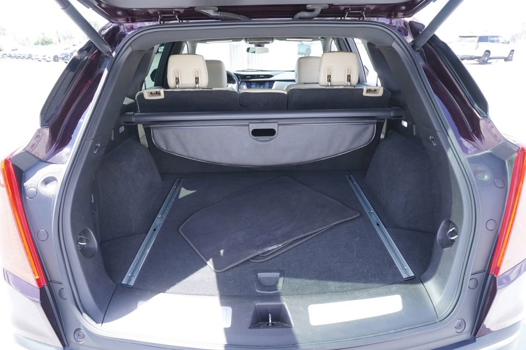 Used 2017 Cadillac XT5 Luxury w/ Driver Awareness Package image 8