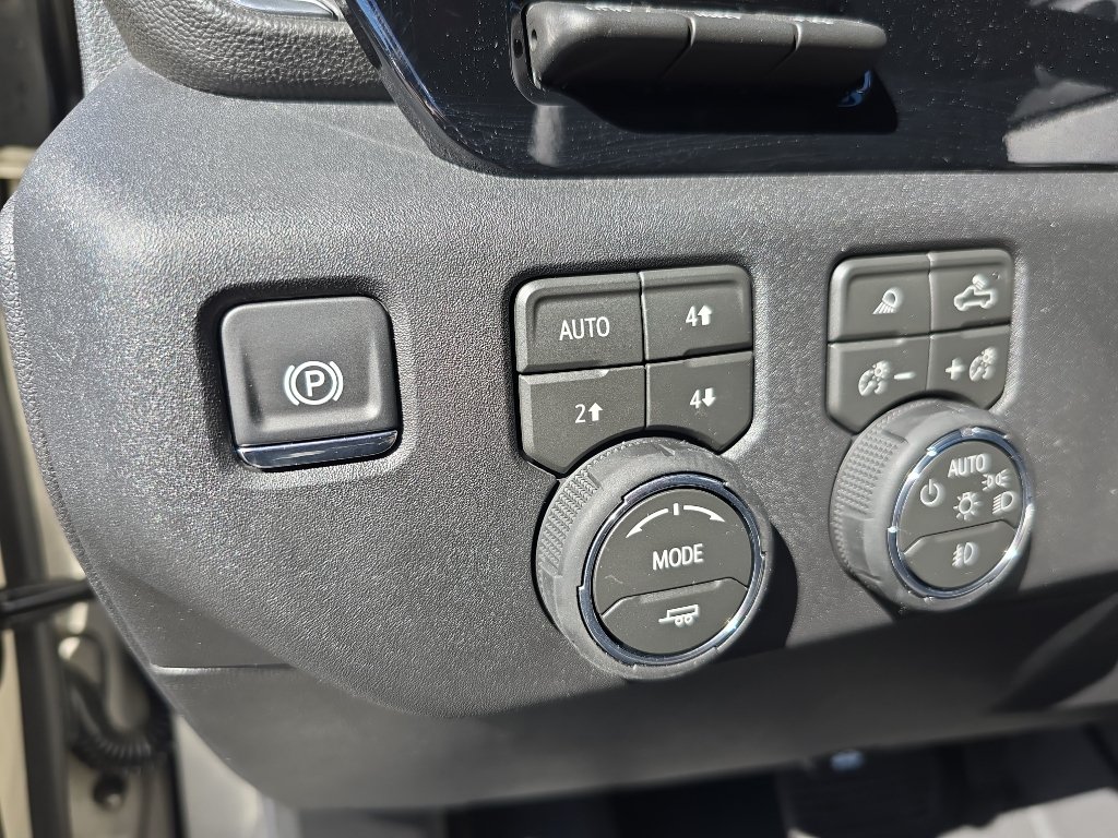 New 2026 Chevrolet Silverado 1500 High Country AWD/4WD image 14