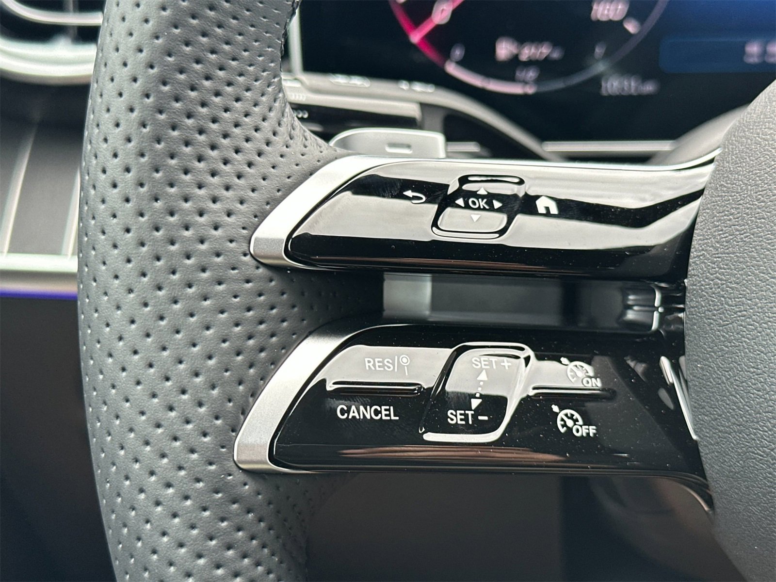 New 2025 Mercedes-Benz C 300 4MATIC Sedan image 27