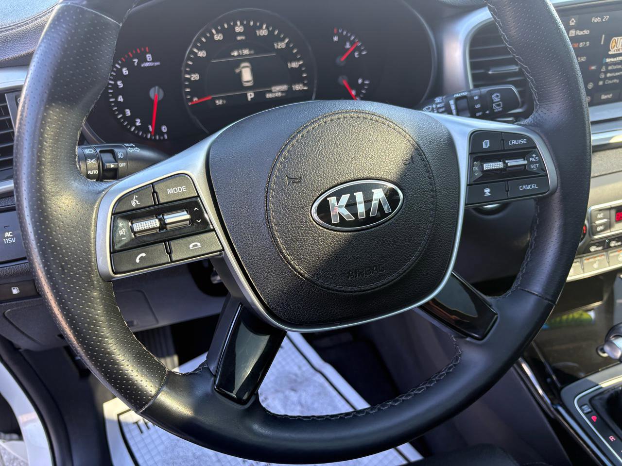 Used 2019 Kia Sorento SX w/ SX Touring Package image 14