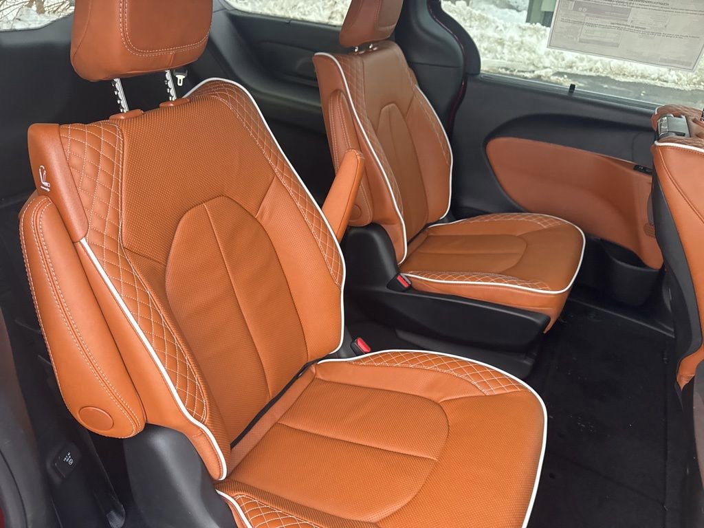 New 2026 Chrysler Pacifica Pinnacle image 60