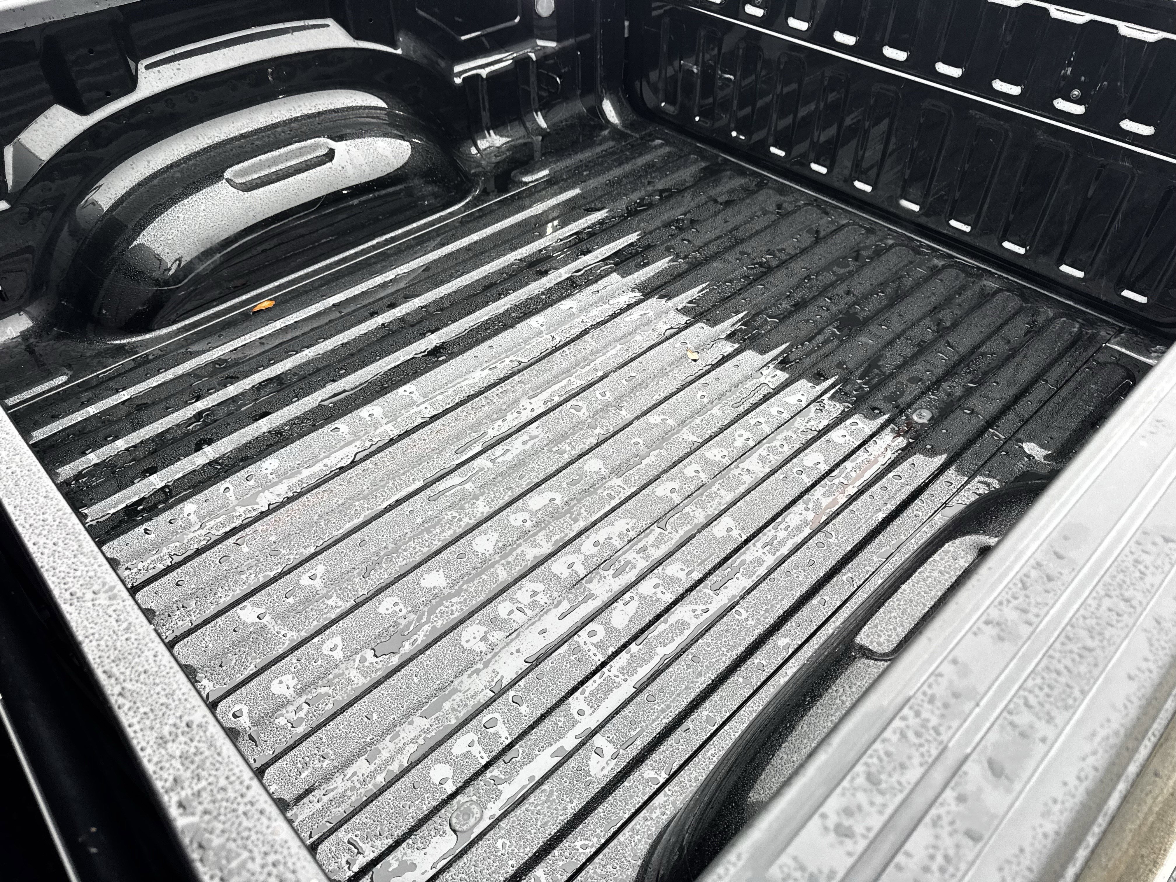 Used 2025 RAM 1500 Laramie w/ Sport Appearance Package image 32