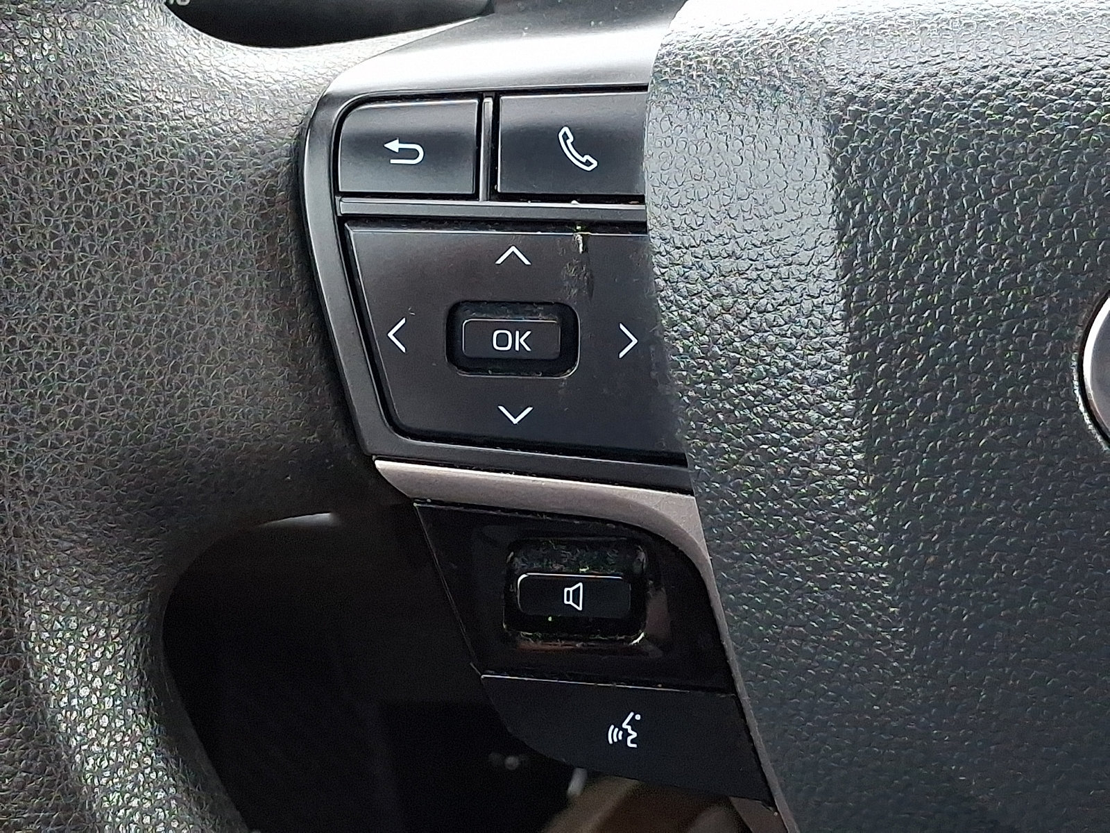 Certified 2025 Toyota Camry LE FWD image 20