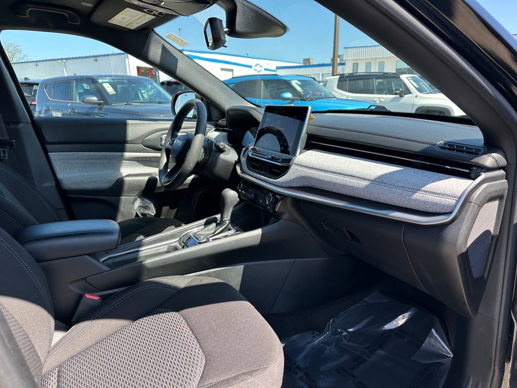 Used 2023 Jeep Compass Sport image 20