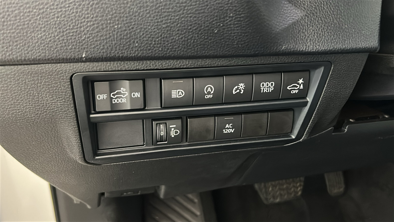Used 2022 Toyota Tundra SR5 w/ SR5 Premium Package AWD/4WD image 24