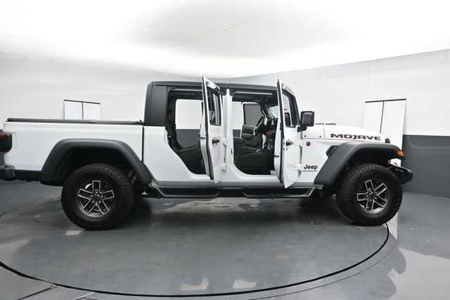 Used 2024 Jeep Gladiator Mojave w/ Technology Group AWD/4WD image 37