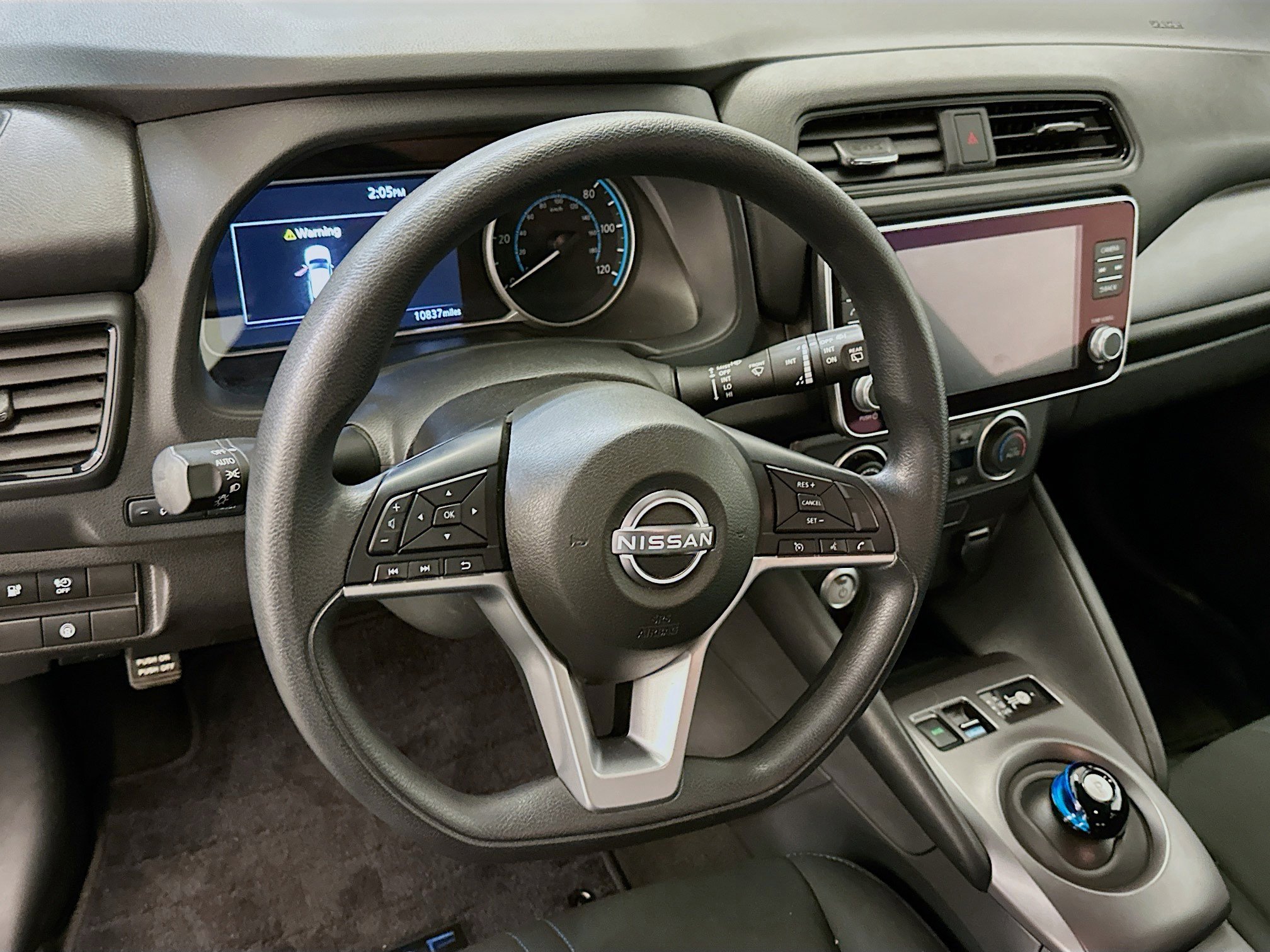 Used 2024 Nissan Leaf S image 18