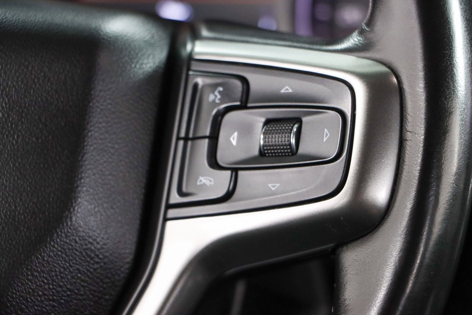 Used 2020 Chevrolet Silverado 1500 RST w/ True North Edition AWD/4WD image 15