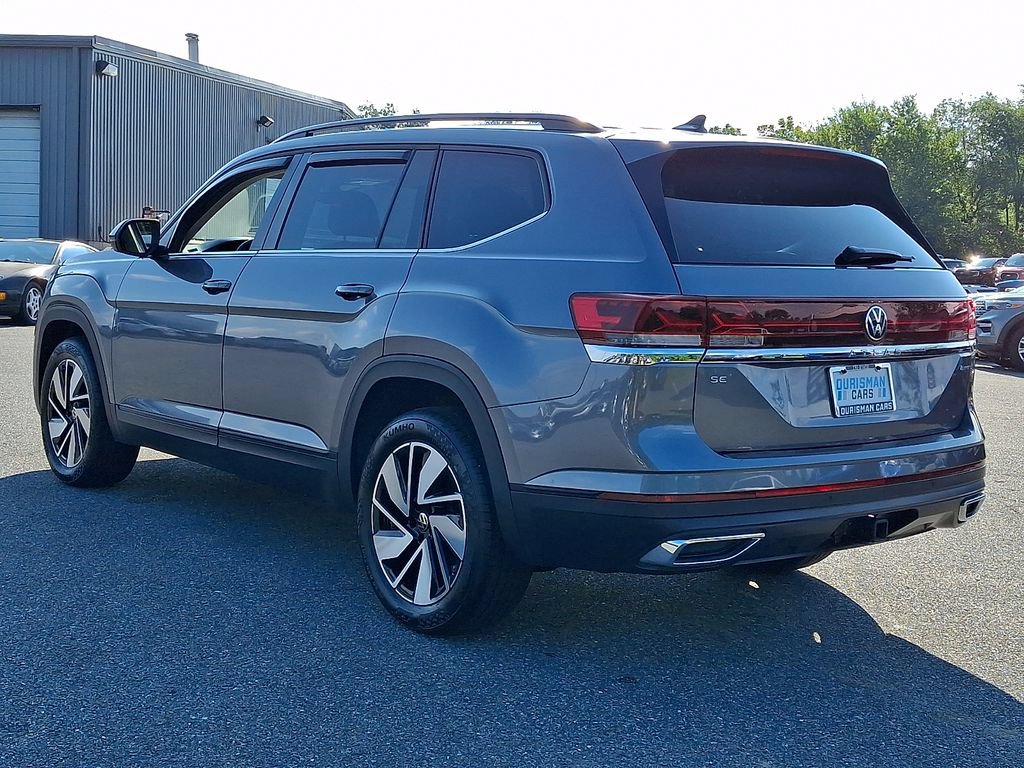 Used 2025 Volkswagen Atlas SE AWD/4WD image 4