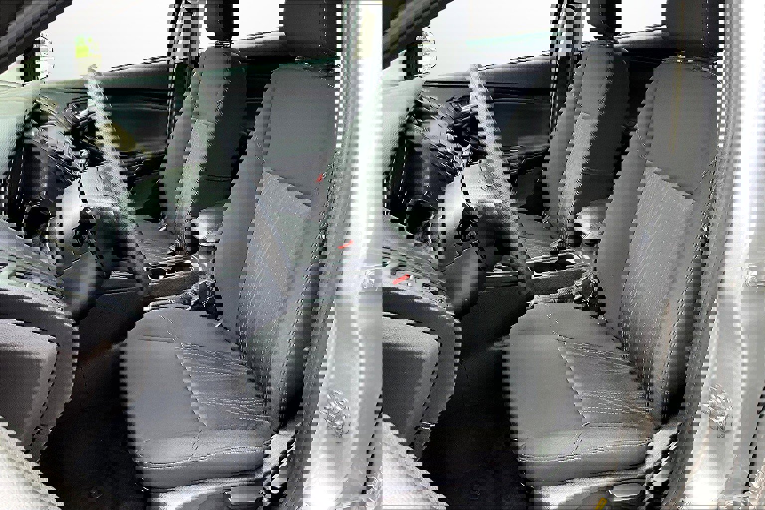 Used 2018 Ford Focus SE image 16