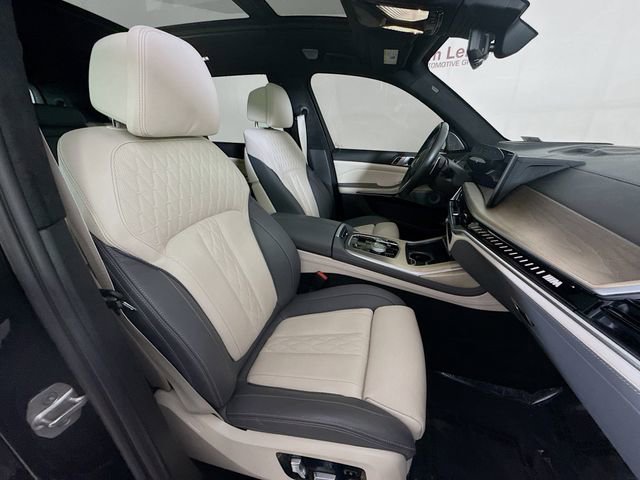 Used 2023 BMW X7 M60i w/ Executive Package AWD/4WD image 31