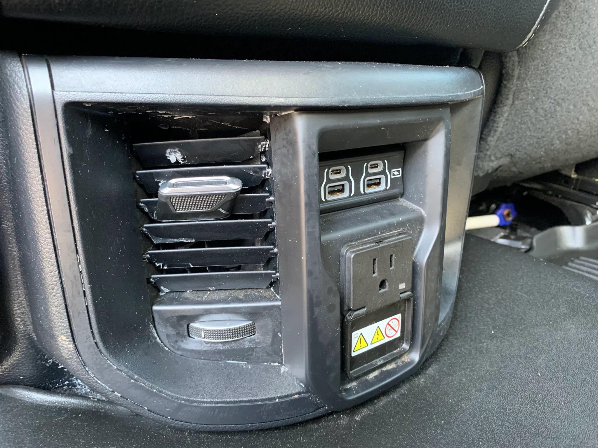 Used 2024 RAM 2500 Laramie AWD/4WD image 30