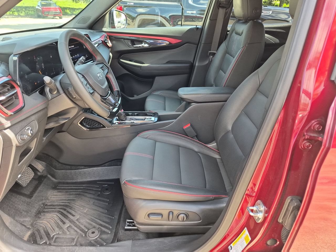 Used 2025 Chevrolet TrailBlazer RS w/ Convenience Package FWD image 18