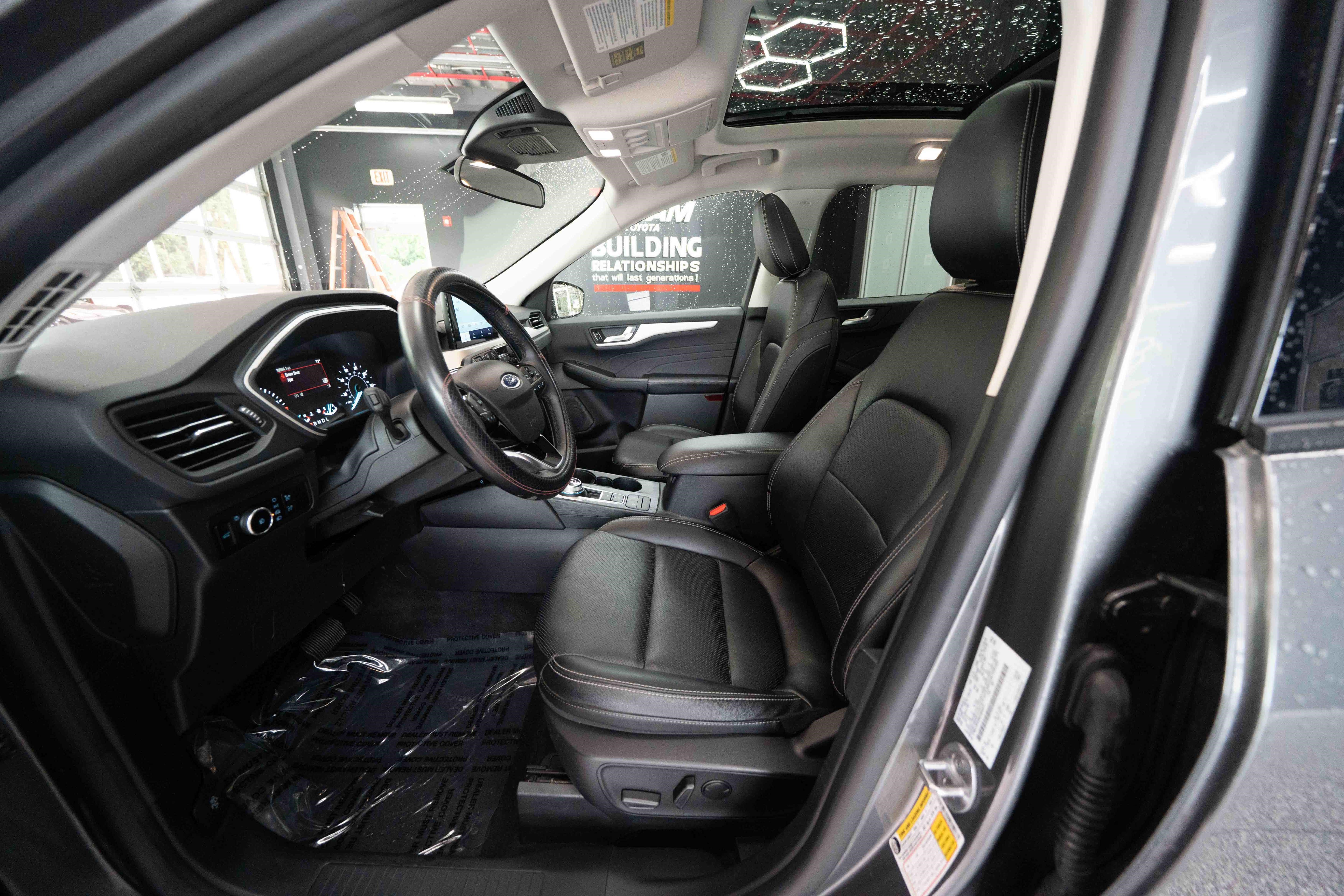 Used 2022 Ford Escape SEL AWD/4WD image 9
