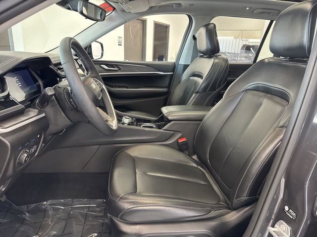 Used 2023 Jeep Grand Cherokee 4WD 4xe image 16