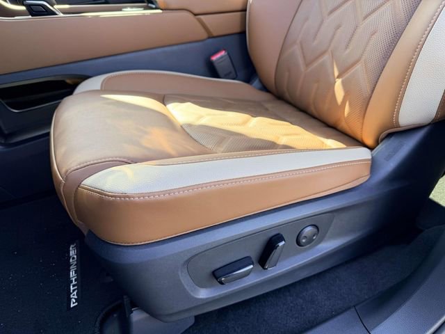 New 2026 Nissan Pathfinder Platinum image 15