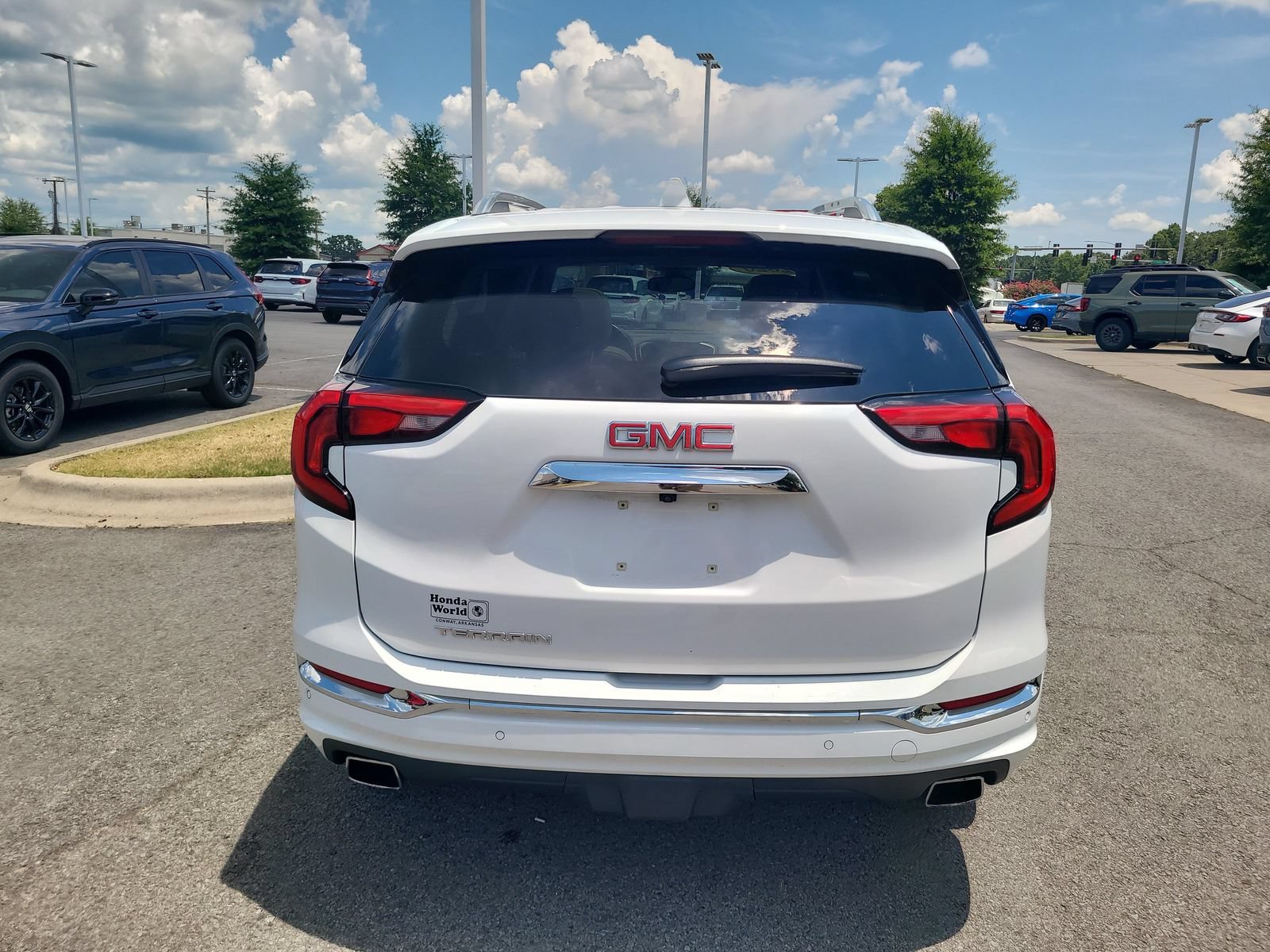 Used 2020 GMC Terrain Denali w/ Denali Premium Package FWD image 4