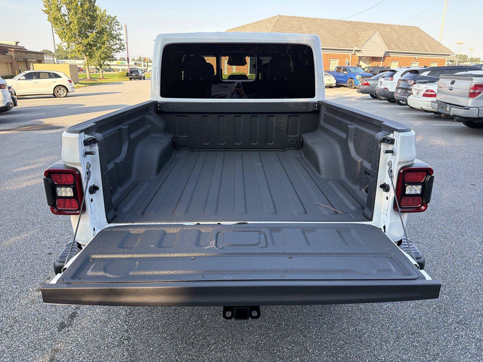 New 2026 Jeep Gladiator Mojave AWD/4WD image 17