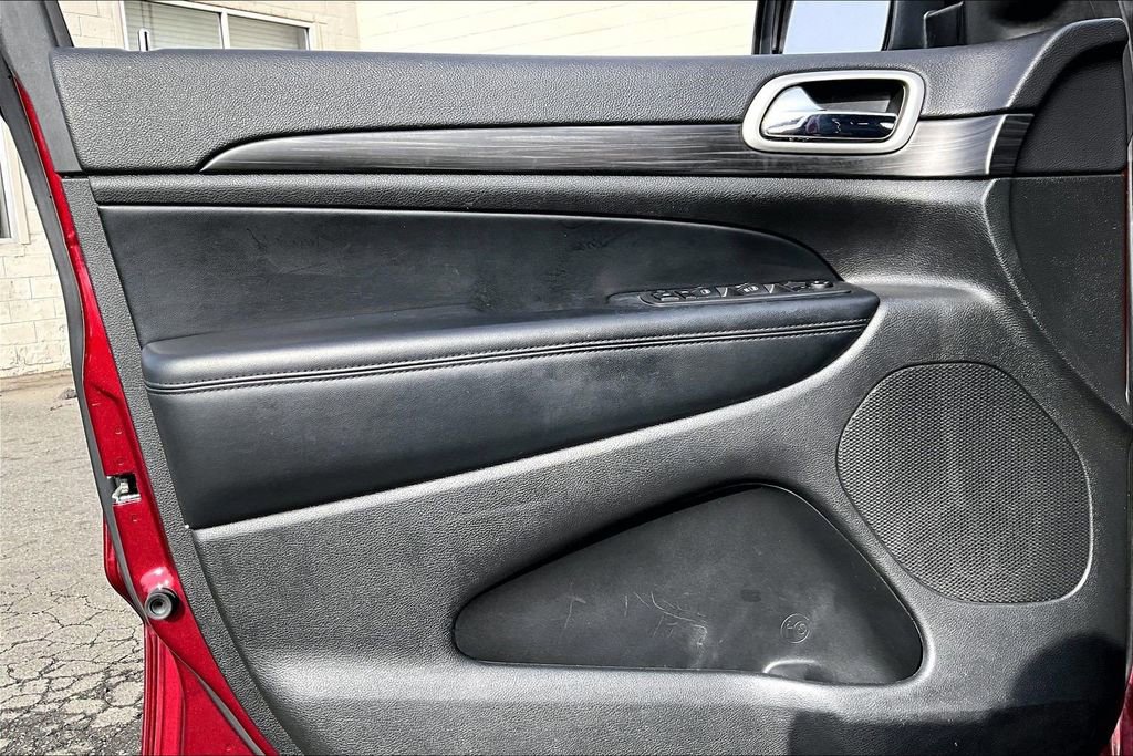 Used 2022 Jeep Grand Cherokee Laredo X image 25