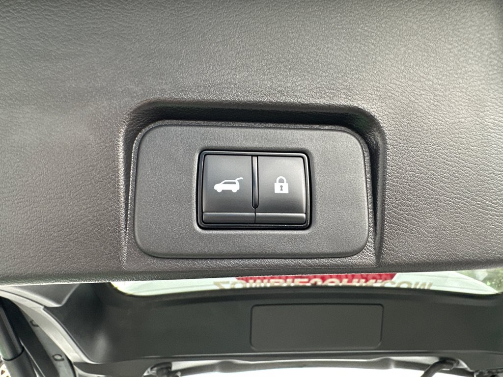 Used 2024 Nissan Rogue SV AWD/4WD image 21
