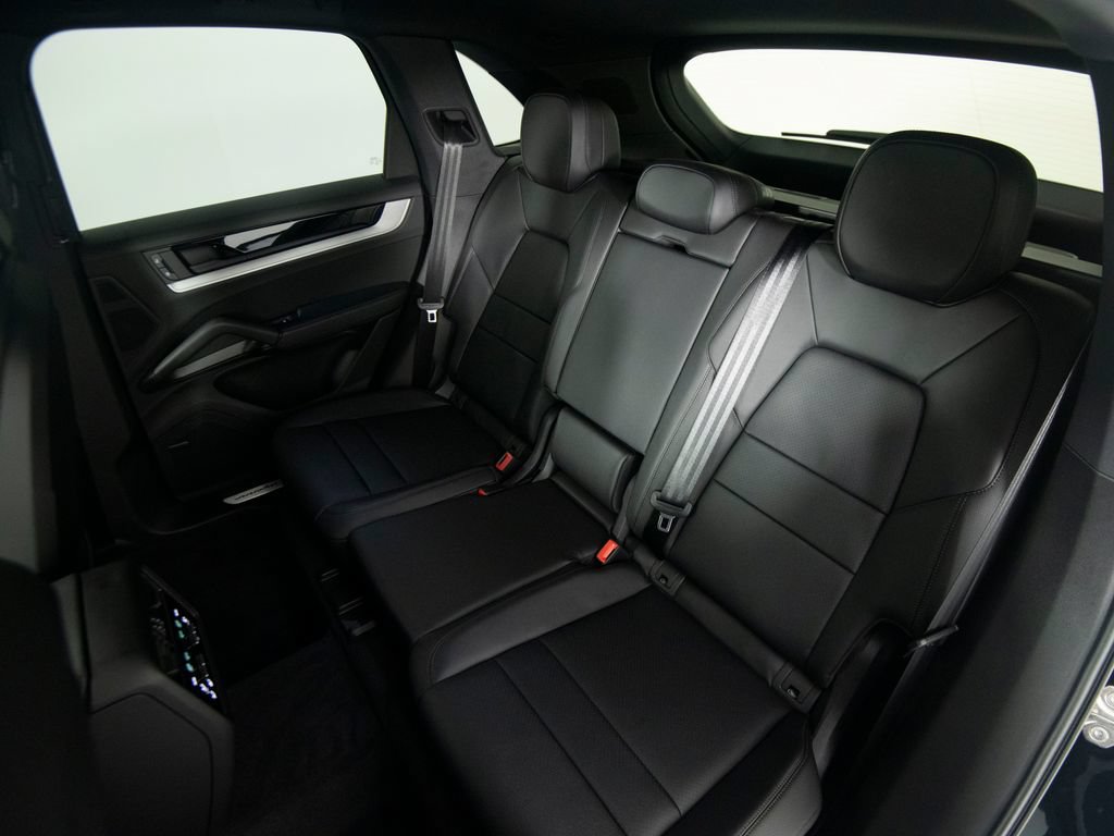 New 2026 Porsche Cayenne AWD/4WD image 40