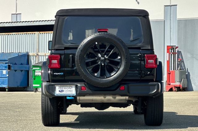 Used 2024 Jeep Wrangler Unlimited Sahara AWD/4WD image 5
