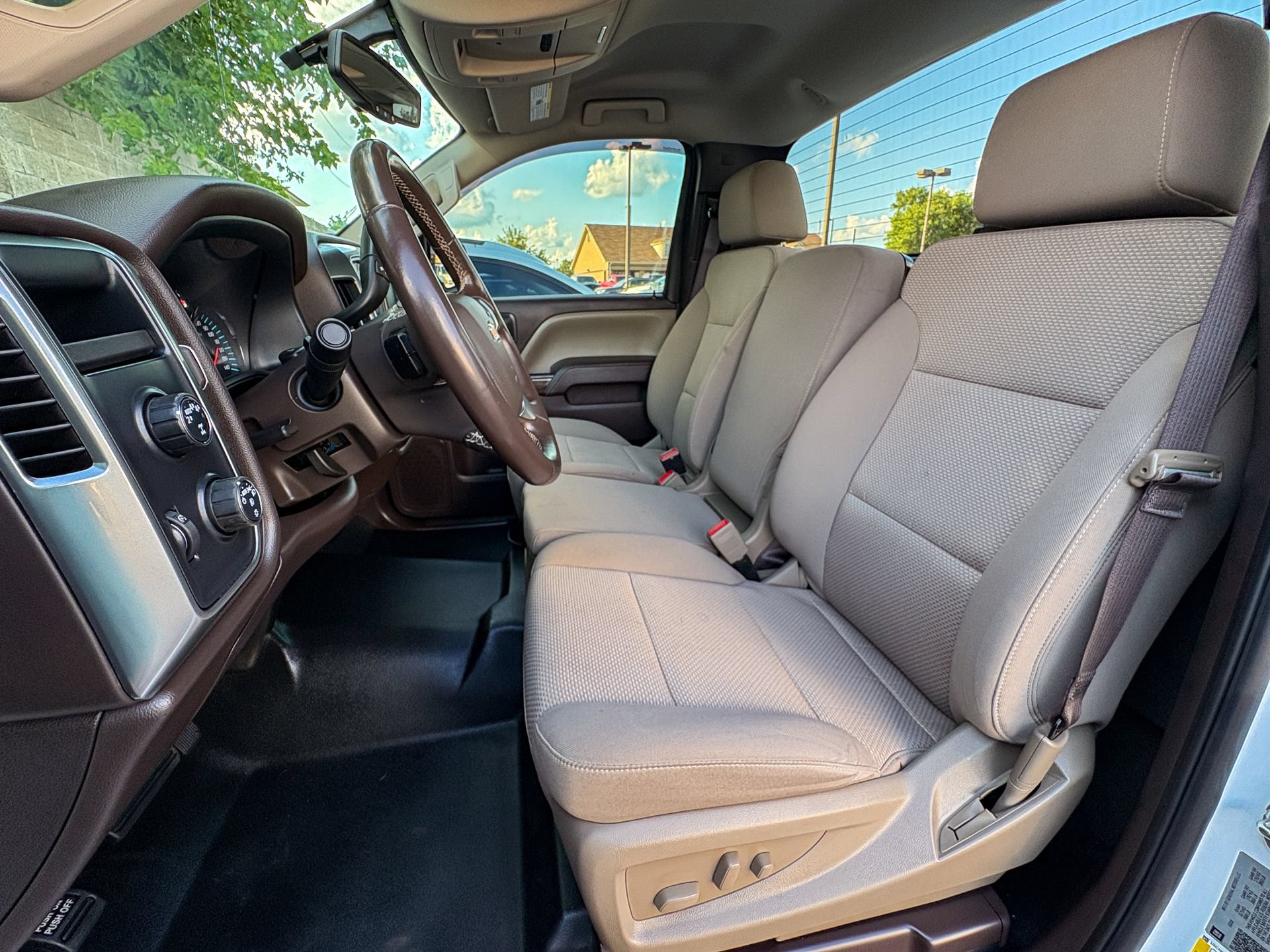 Used 2018 Chevrolet Silverado 1500 LT w/ LT Convenience Package AWD/4WD image 24