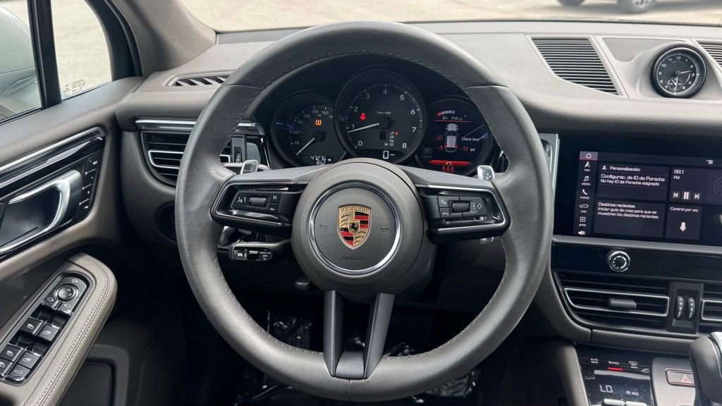 Used 2023 Porsche Macan Turbo AWD/4WD image 14