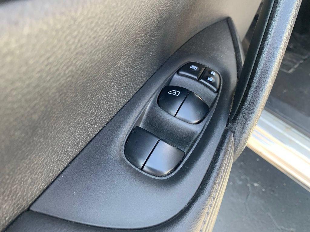 Used 2020 Nissan Rogue Sport S AWD/4WD image 33