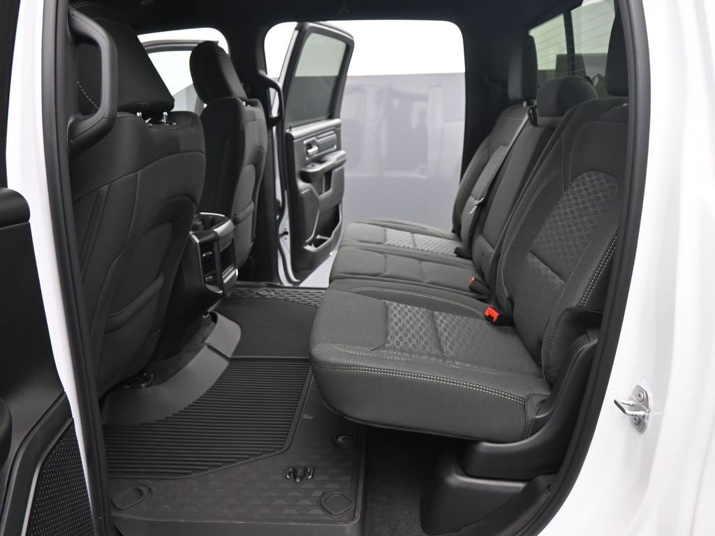 New 2026 RAM 1500 4x4 Crew Cab image 15