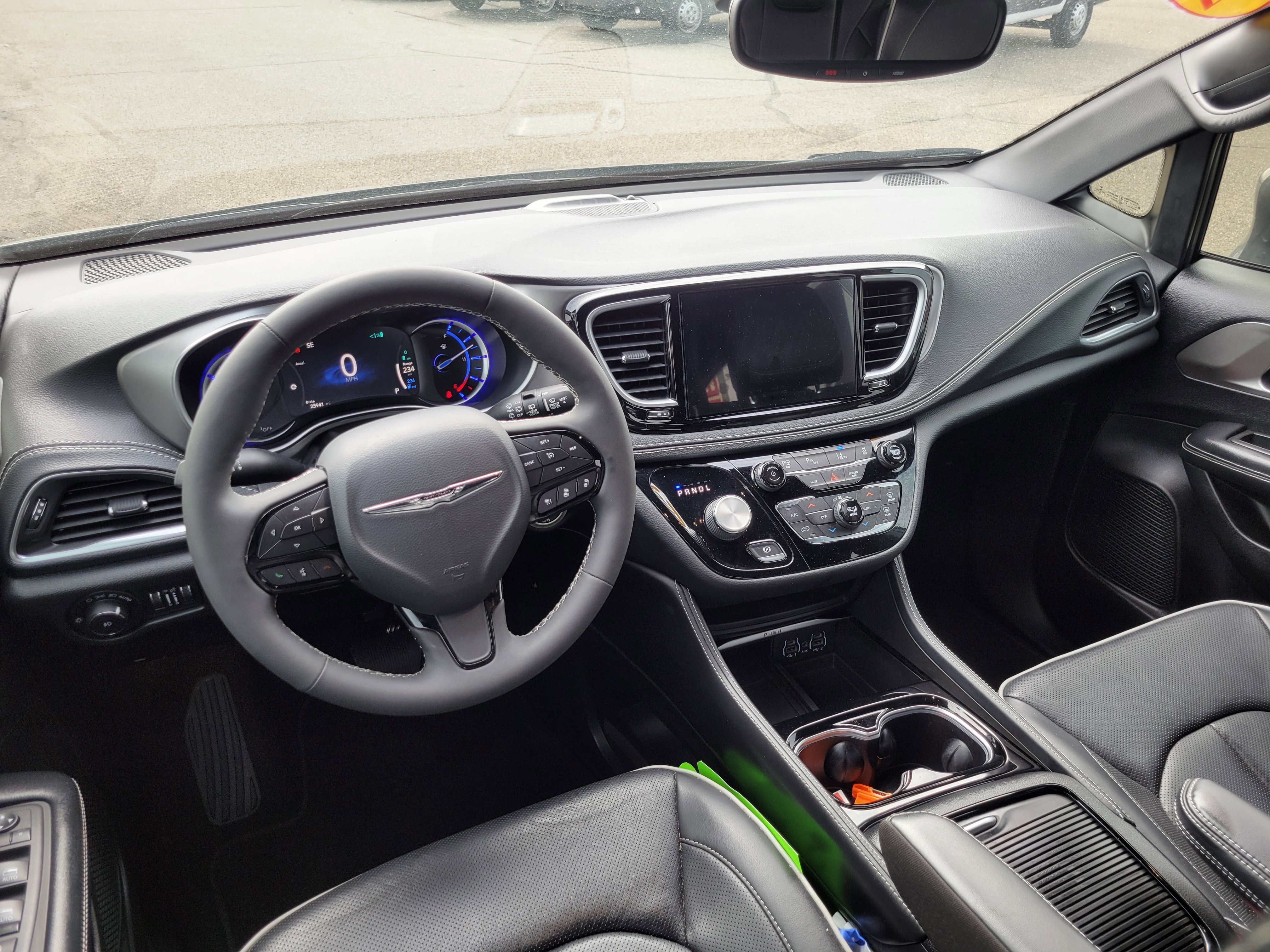 Used 2022 Chrysler Pacifica Limited w/ S Appearance Package image 19