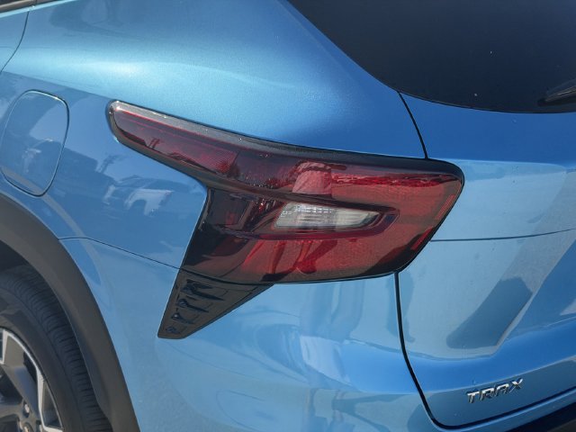 New 2026 Chevrolet Trax LT w/ Sunroof Package FWD image 16