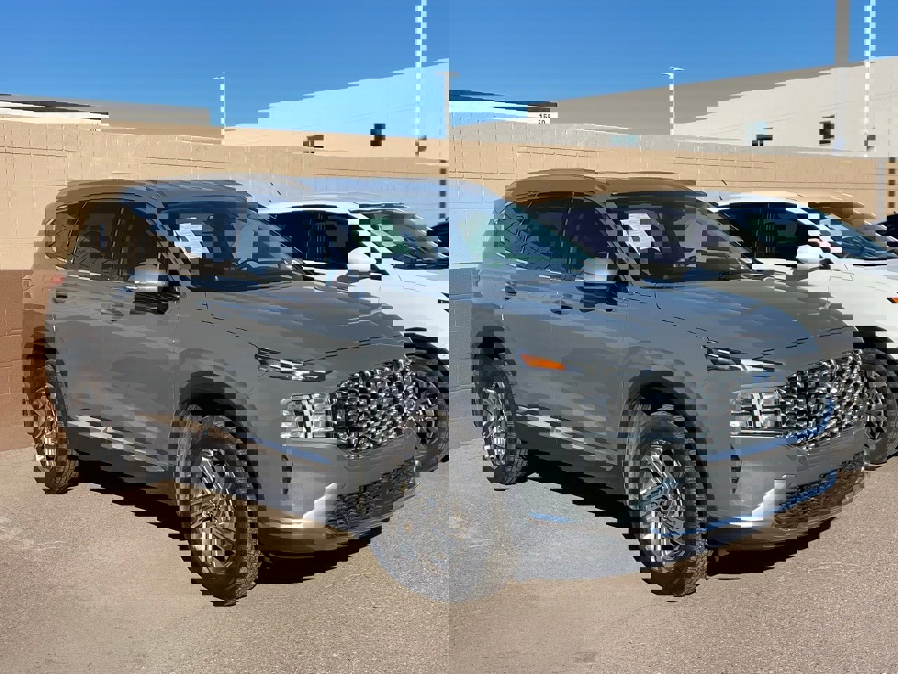 Used 2022 Hyundai Santa Fe SEL w/ Convenience Package image 2