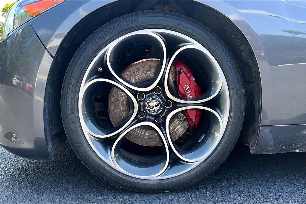 Used 2022 Alfa Romeo Giulia Veloce image 34