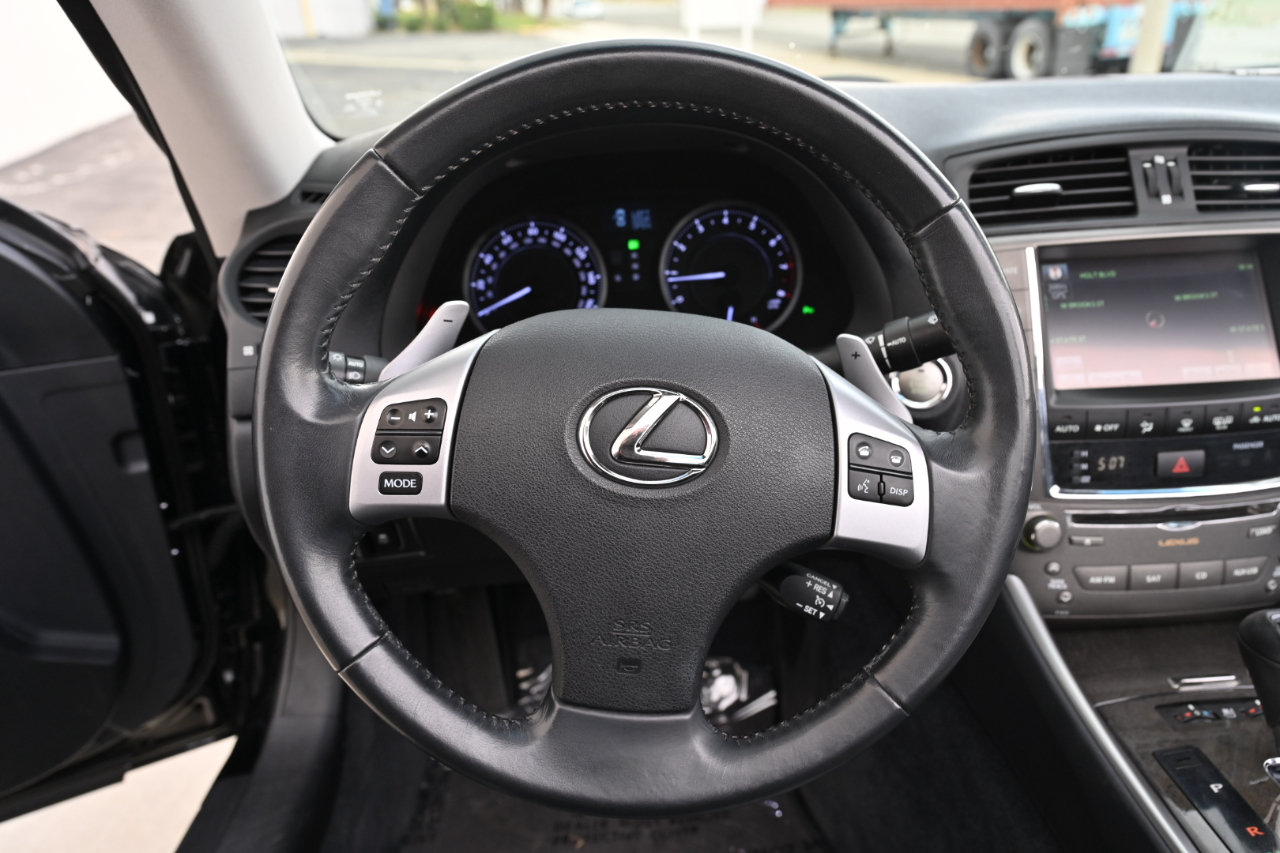 Used 2012 Lexus IS 350C w/ Luxury Pkg RWD image 24