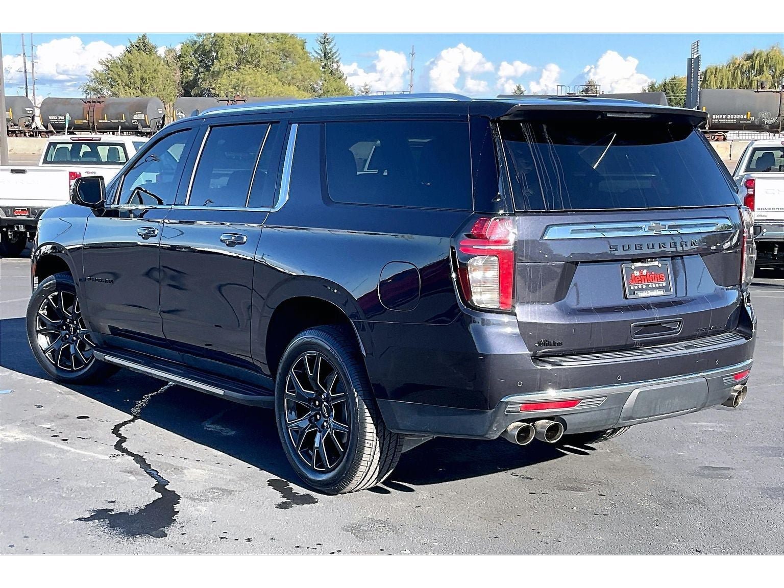 Used 2023 Chevrolet Suburban Premier AWD/4WD image 13