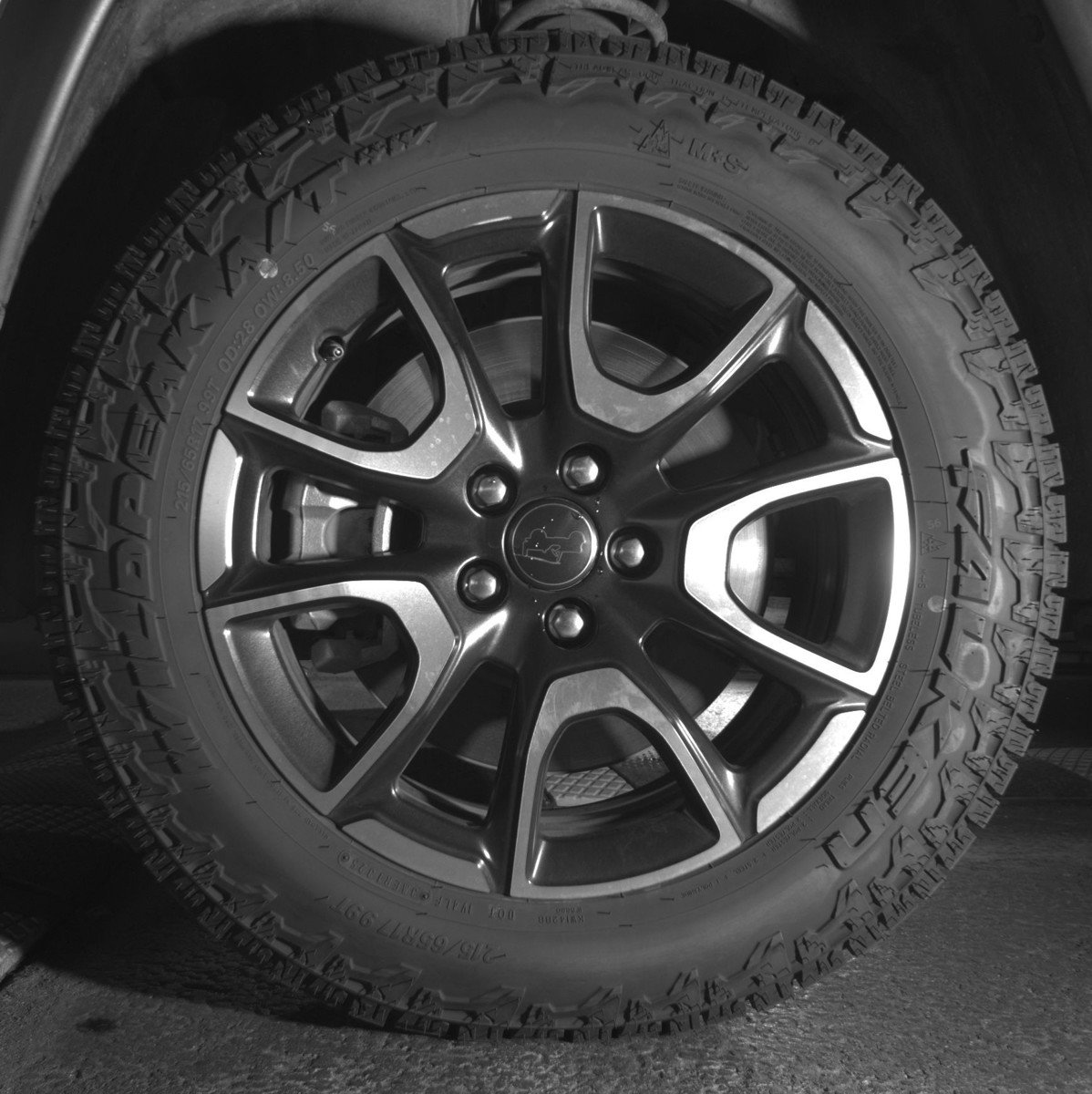 Used 2025 Jeep Compass Trailhawk AWD/4WD image 12