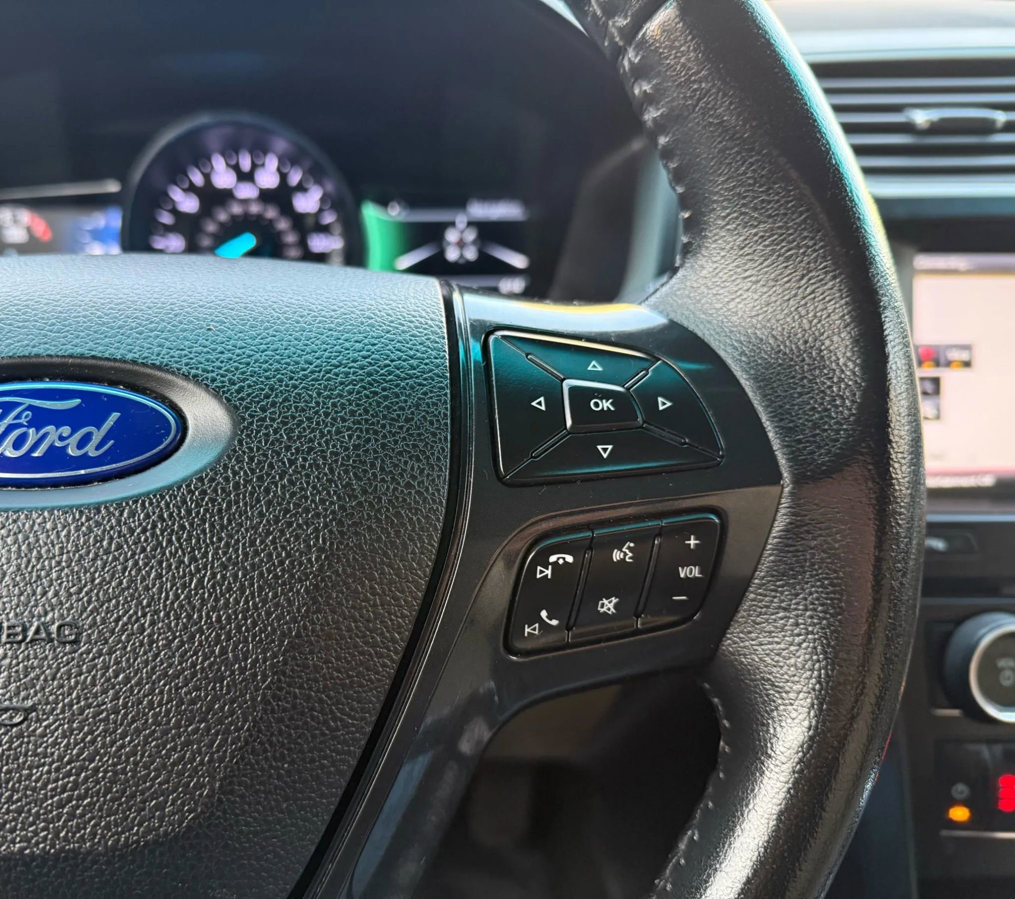 Used 2016 Ford Explorer XLT w/ Equipment Group 202A image 14