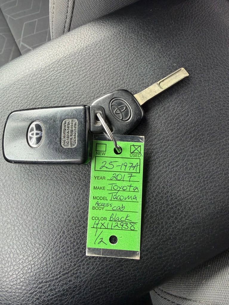 Used 2017 Toyota Tacoma TRD Sport w/ Premium & Technology Package image 34