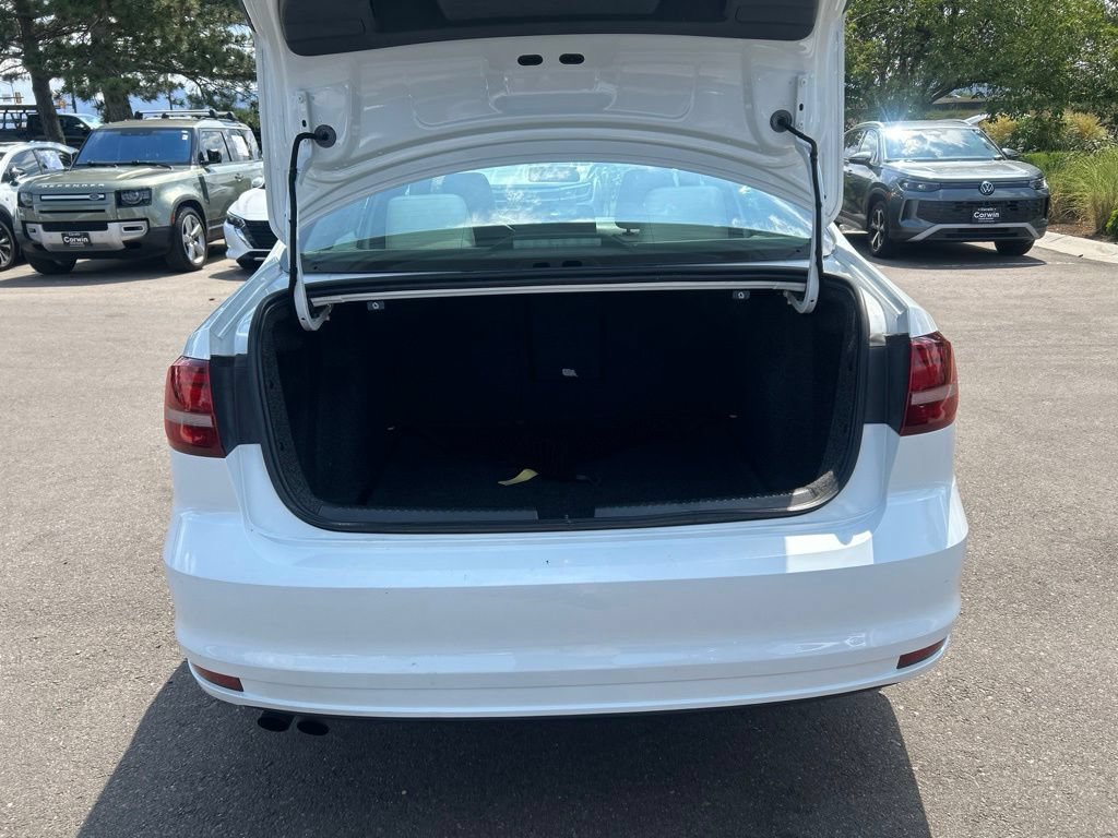 Used 2016 Volkswagen Jetta Sport FWD image 17