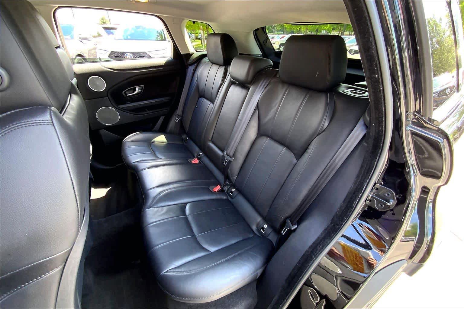 Used 2018 Land Rover Range Rover Evoque SE AWD/4WD image 19