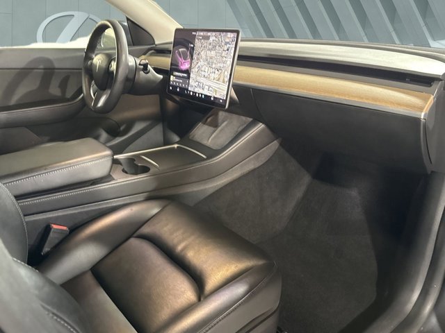 Used 2021 Tesla Model Y Long Range image 29