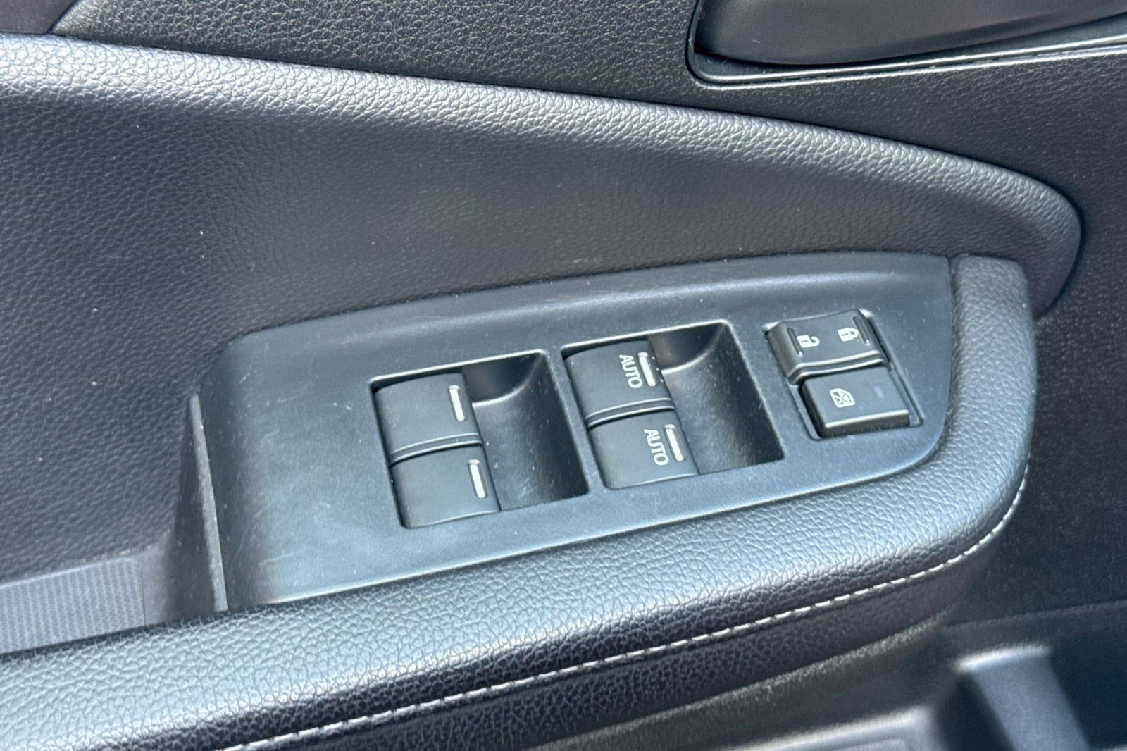 Used 2023 Honda Passport EX-L image 13