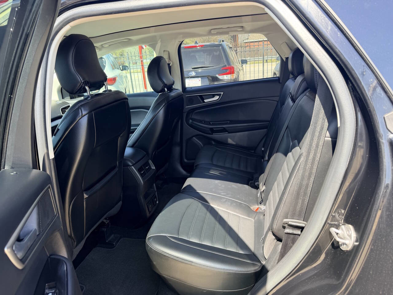 Used 2017 Ford Edge SEL w/ Equipment Group 201A FWD image 16