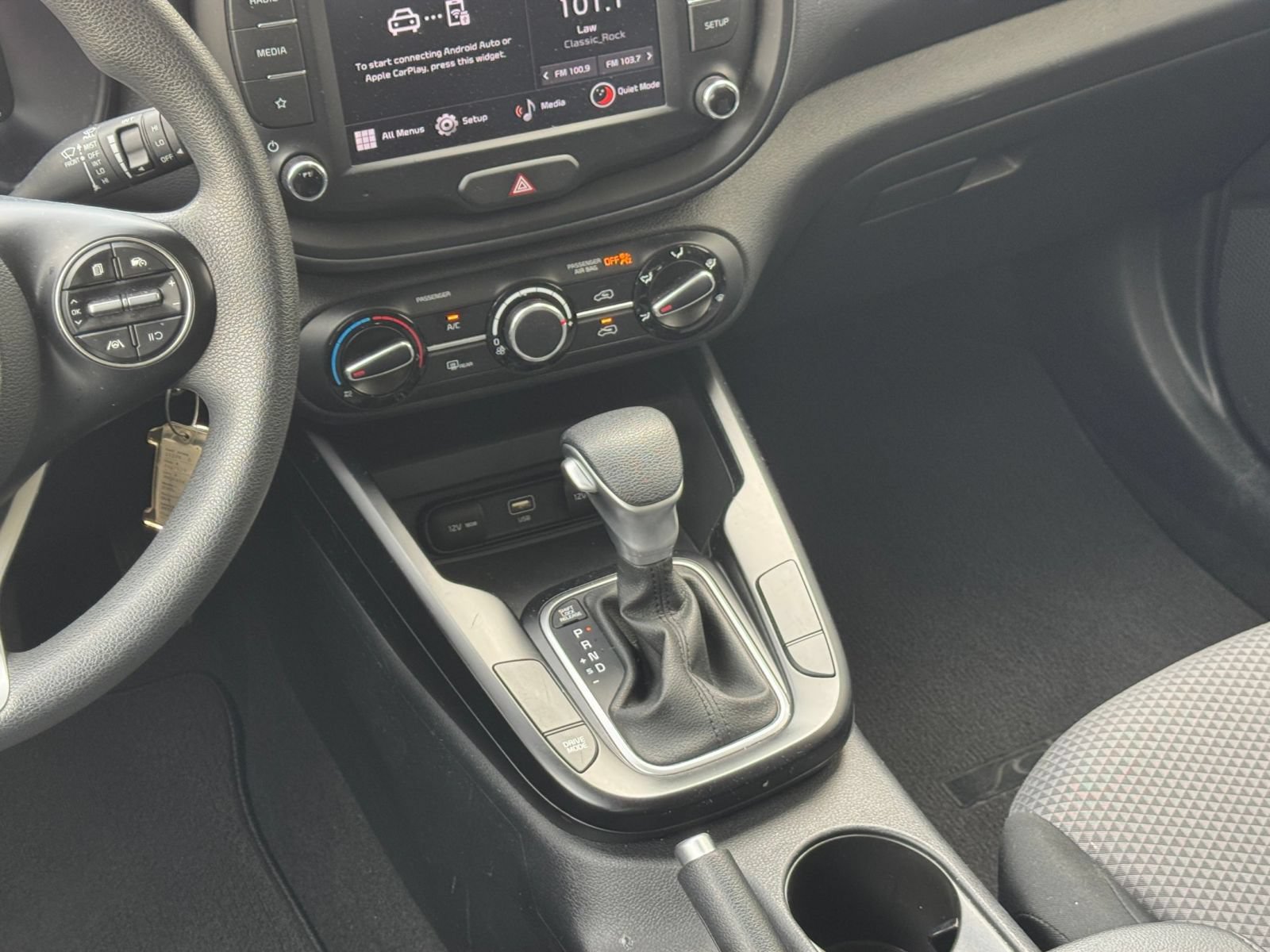 Used 2025 Kia Soul LX w/ LX Technology Package FWD image 38