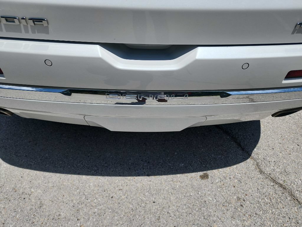 Used 2021 GMC Acadia Denali AWD/4WD image 7