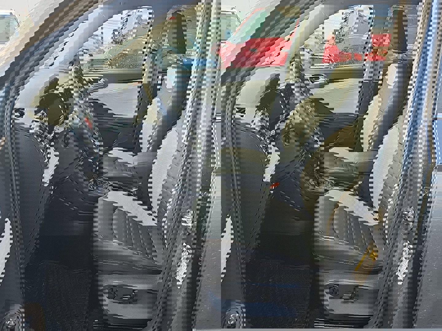 Used 2025 Volkswagen Taos SEL image 6