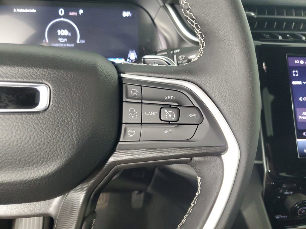 Used 2025 Jeep Grand Cherokee L Altitude image 24